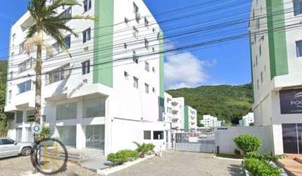 Apartamento com 2 dormitórios no Residencial Villa dos Cedros em Camboriú