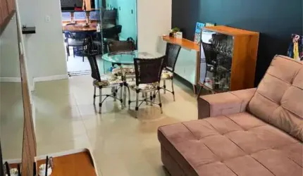 Sobrado mobiliado e reformado com 3 dormitórios (sendo 2 suítes) e com área gourmet maravihosa no bairro Areias