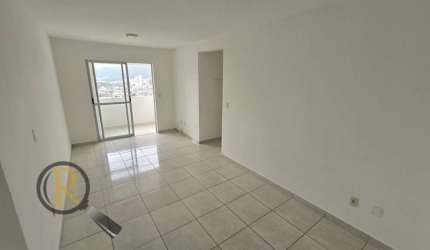 Apartamento mobilado com 3 dormitórios e vaga dupla, localizado a 5 minutos do Centro de Camboriú
