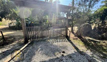 Chácara pronta para construir, com água dentro no bairro do Braço