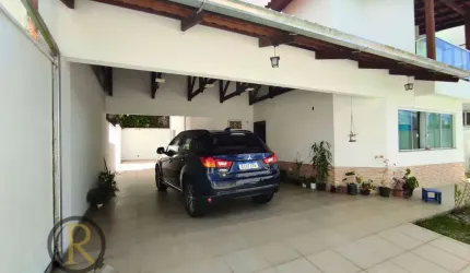 Casa fantástica com suíte master + 2 demi-suítes no bairro das Nações