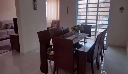Sobrado com 4 suítes na Vila Voturuá São Vicente/SP