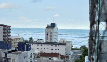 Apartamento com 2 Quartos Mobiliado 100 metros da praia no Caiçara
