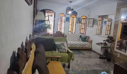 Casa à venda na Aviação – 3 quartos, 2 vagas, a 300 metros da praia – Aceita financiamento e permuta