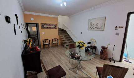 Casa Ampla com Churrasqueira e 3 Quartos – Terreno de 200m² – À Venda