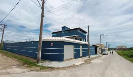 Imóvel de luxo com piscina e área gourmet em Cabo Frio