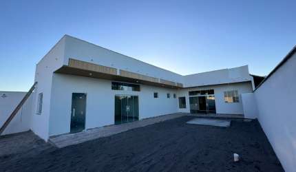 Linda Casa no Condomínio Bougainville IV!