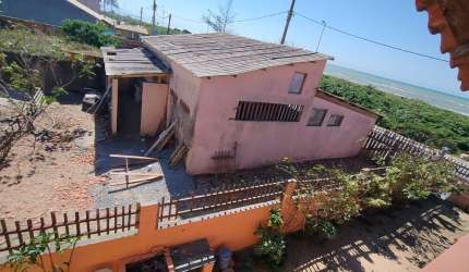 Loja Comercial de frente para a Praia com excelente terreno!!