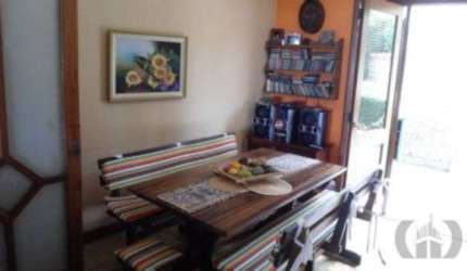 Casa para Venda - 305m², 4 dormitórios, sendo 2 suites, 4 vagas - Nonoai