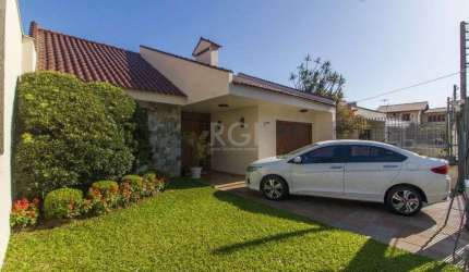 Casa para Venda - 170m², 4 dormitórios, sendo 2 suites, 3 vagas - São Sebastião