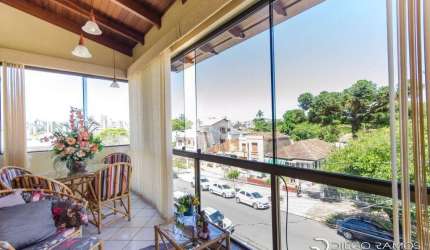 Casa para Venda - 518m², 4 dormitórios, sendo 2 suites, 4 vagas - Partenon