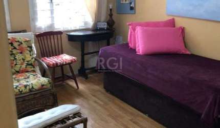 Casa para Venda - 184m², 3 dormitórios, 1 vaga - Menino Deus