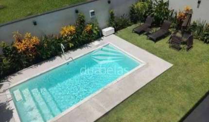 Linda Casa em condomínio fechado em Jacareí.