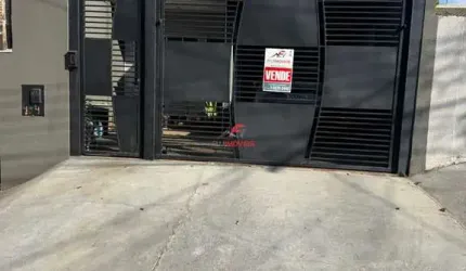 Casa a venda no inteira mobiliada.