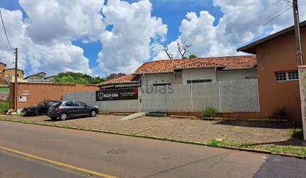 Salão em frente ao Parque Sabara - Terreno com 1.225 m2 - Área construída de 285 m2