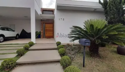 Casa em Condominio Damha II - 3 Suítes, 343m² por R$2,6M