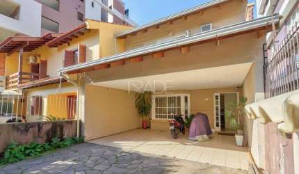 Casa com 3 quartos à venda na Rua José Gomes, 54, Tristeza, Porto Alegre por R$ 1.100.000