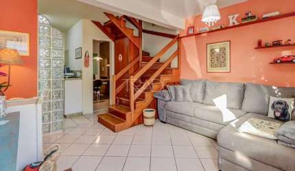 Casa em condomínio fechado com 3 quartos à venda na Avenida da Cavalhada, 5075, Cavalhada, Porto Alegre por R$ 330.000
