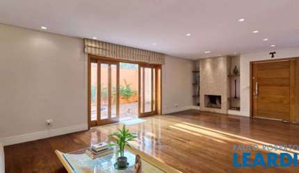 CASA EM CONDOMÍNIO - CIDADE ADEMAR - SP