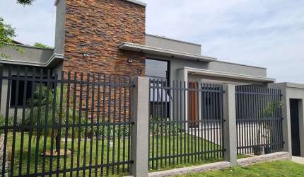 Casa de 160 m², com 03 dormitórios (sendo um deles uma suíte), para venda