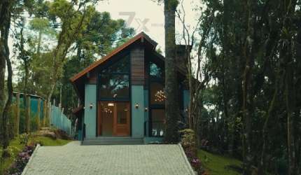 Casa em condomínio fechado, de 298 m² e com 03 dormitórios (sendo todos suítes), para venda
