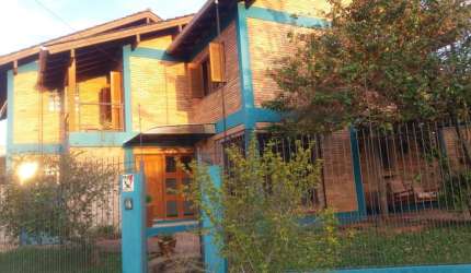 Casa de 180 m², com 04 dormitórios (sendo um deles uma suíte), para venda