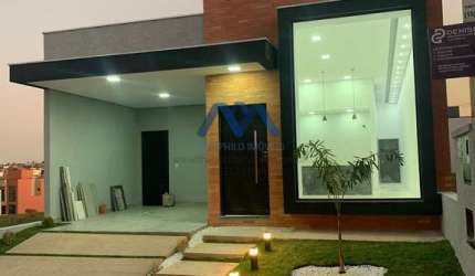 Lindíssima Casa À Venda em Condomínio Fechado