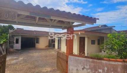 Imperdível oportunidade: Casa à venda em Itapoá-SC, bairro Barra do Saí, 4 quartos, 2 salas, 3 banheiros, 4 vagas de garagem.