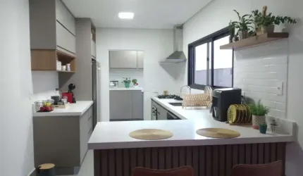 Casa com 3 dormitórios à venda, 210 m² por R$ 980.000,00 - Vila Cidade Universitária - Bauru/SP