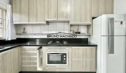 Casa para Venda em Curitiba, Taboão, 3 dormitórios, 1 suíte, 1 banheiro, 3 vagas