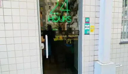 Apartamento com 2 dormitórios para alugar, 48 m² por R$ 2.500/mês - Vila Assunção - Praia Grande/SP