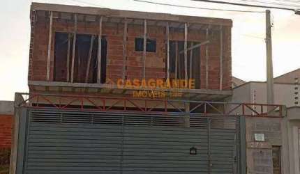 Casa com 242m² no Setville Altos de São José