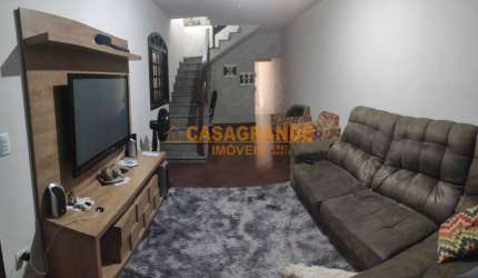 Casa/Sobrado com 03 quartos, 242m² no Residencial União, SJC