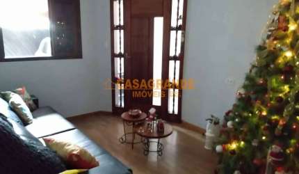 Casa/Sobrado com 05 quartos, 200m² no Jardim Pararangaba  SJC