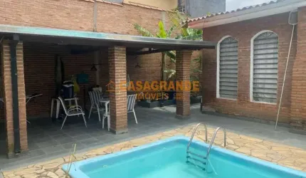 Casa com 2 quartos, Piscina,  Jardim Satélite
