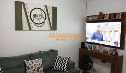 Casa com 03 quartos, Conjunto Residencial Dom Pedro I