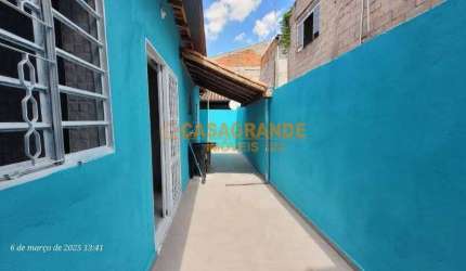 Edícula com 01 quarto, 39m² no Jardim Torrão de Ouro