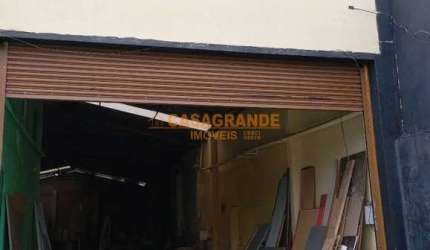 Gapão com 400m² no Residencial União