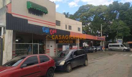 Prédio comercial de Esquina com 507m² de Frente  da Av: jk