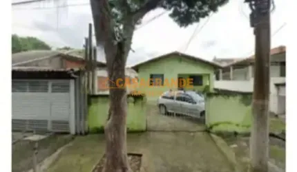 Casa/Demolição com 320m² no Vila Tesouro, SJC
