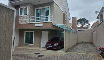 UM EXELENTE SOBRADO EM CONDOMINIO FECHADO