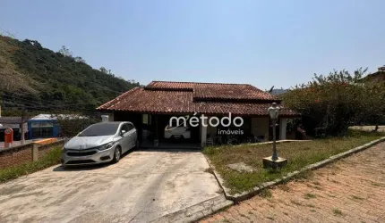 Casa com 3 dormitórios à venda, 166 m² por R$ 1.100.000 - Centro - Guararema/SP