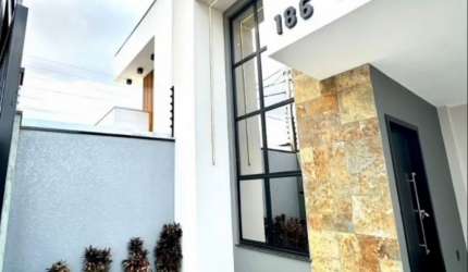 Casa de alto padrão no Jardim Ecovalley