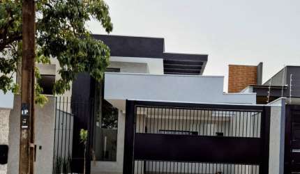 Casa no Jardim Champagnat
