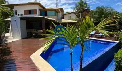 Mansão altíssimo padrão, localizada em um dos melhores condomínios da Bahia, o Porto Resort.