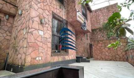 Vendo ou Alugo casa situada na Rua Florida no bairro da Graça, próximo a máxima infraestrutura de serviços