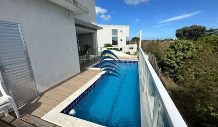 Casa construída em um terreno declive com bastante área construída. São 3 pavimentos muito bem distribuídos. Muito arejada e iluminada.