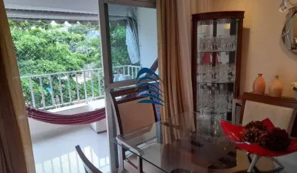 Excelente apartamento no Costa Azul.