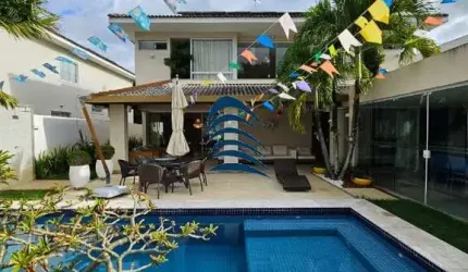 Casa a Venda Alphaville Litoral Norte 1 | CASA | 349,36m² | 4 suítes | PORTEIRA FECHADA | Piscina | Área Gourmet | 4 vagas | Litoral Norte