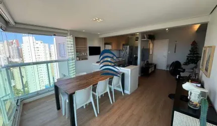 Apartamento de 59m² no CELEBRATION GARIBALDI, 1/4 e sala, cozinha americana, varanda integrada, 1 vaga de garagem + depósito. Norte/sul, andar alto, ventilado, vista livre e um peço do mar
